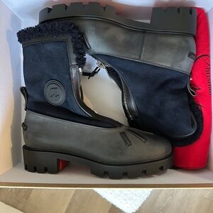 CHRISTIAN LOUBOUTIN - Kid Calfskin Shearling Glory Flat Boot